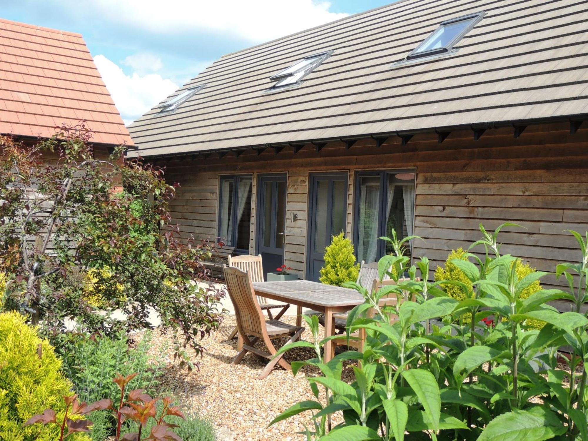 Elm Tree Farm Accommodation Милтън Кейнс Екстериор снимка